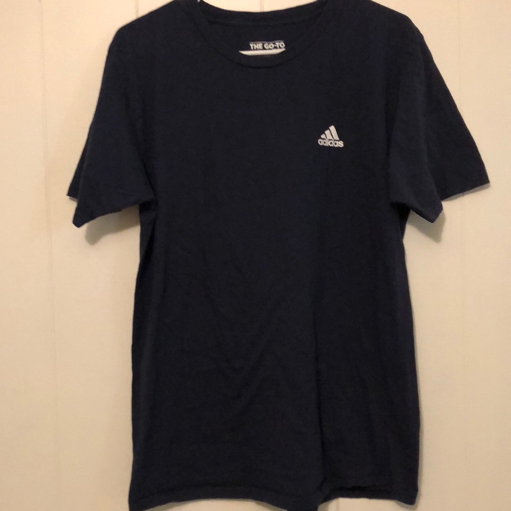 Men’s navy blue adidas t-shirt!